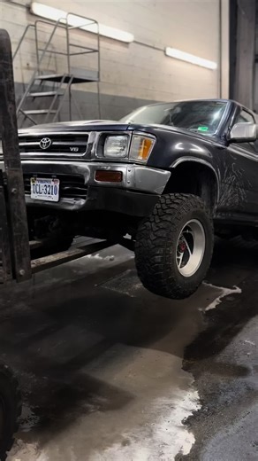 washing all the oil off😔 #toyota #4runner #wash #leanin
