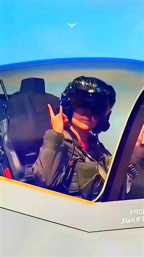 She Operates Fighter Jets for the US Military 🇺🇸 #Shorts