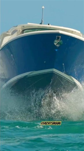 Challenging Entry: Haulover Inlet in Rough Weather #boatsmiami #hauloverinlet #miami #waves