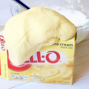 367K views · 523 reactions | PUDDING SLIME Who says the slime craze is over?! We're LOVING this new edible slime recipe that uses only 3 ordinary ingredients from the kitchen! FULL INSTRUCTIONS --> https://thesoccermomblog.com/edible-pudding-slime/ | The Soccer Mom Blog - Positive Inspiration for Moms | Facebook