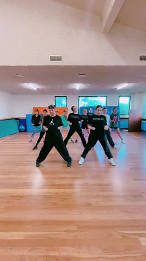 Waacking Dance Challenge by Olivia Pizzuto