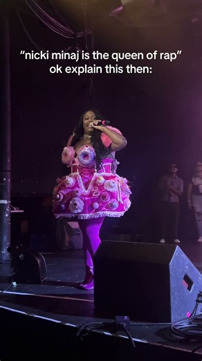 CupcakKe Fist Me live from Portland Roseland Theater 🧁 #cupcakke #portland #floptropica #concert