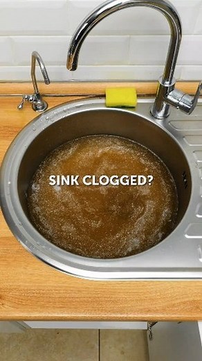 5-Minute Crafts on Instagram: "How to clean a clogged drain 😉 ⠀ ⠀ ⠀ ⠀ #5mc #cloggedsink #hacks #homehacks #lifehack #tipsandtricks"