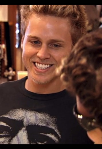 #realitytvclips #thehills #mtv #2000stv #nostalgia #nostalgic #2000sthrowback #2000snostalgia #millennialsoftiktok #iconic #realitytv #early2000s #2000sfashion #laurenconrad #teenvogue