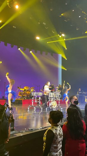 2.3M views · 72K reactions | EN VIVO desde el Coliseo del Caesars Palace, de vuelta a los escenarios!!!! | Marco Antonio Solis | Facebook