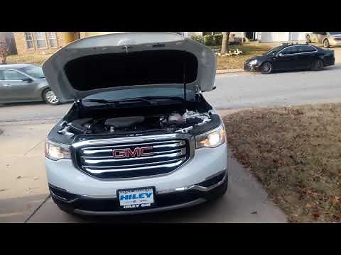 2017 GMC Acadia SLE Start up Engine and full tour