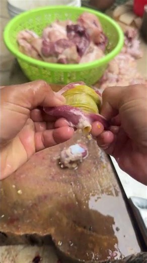 Day 640 #chickencut #cutting #cuttingskills #chicken #butcher #asmr #oddlysatisfying #shorts #food