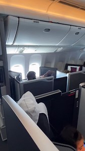 Children in business class: yes or no? 🤔✈️ It’s always a hot topic! On one hand, I completely understand why families want to sit together — especially on long flights. Traveling with kids is already a challenge, and comfort can make all the difference. That said, if I had children (and the budget), I personally wouldn’t put them in business class. For me, it’s about not letting them get too used to that kind of luxury at a young age. I’d rather save that experience for later in life when they 