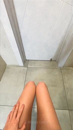 3.2M views · 5.4K reactions | Helpful hacks how to open lock without keys  | 5-Minute Crafts | Facebook