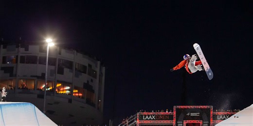 Snowboard Halfpipe presented by The Bomb Hole