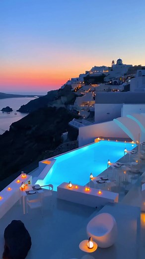 Experience pure luxury and breathtaking views at Saint Santorini Hotel. #santorini #greece
