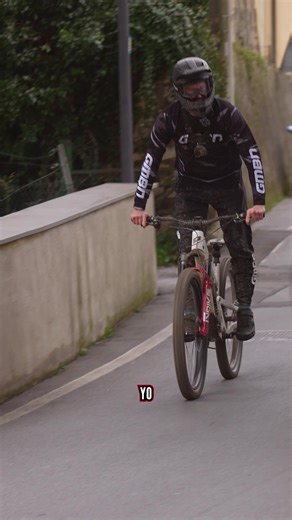 Rich has the bike feeling great, but you can't do test laps on an empty stomach! 😬 . Watch On YouTube! 🔗👉 LINK IN BIO . #gmbn #mtb #globalmountainbikenetwork