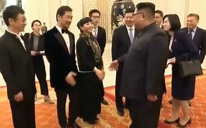 金正恩紧紧握着孙楠的手，为何对他情有独钟？