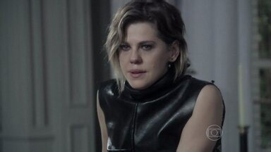 Edith revela à família que Félix é gay