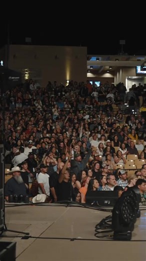 Dustin Lynch Cowgirl's first concert! Thanks for spending it with us! #dustinlynch #countrymusic #livemusic