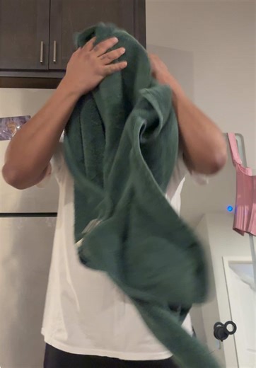 here's a tips and tricks for those people who want to be as efficient as possible in everything you do. SQUEEGE BEFORE YOU DRY AND YOU WILL NEVER GO BACK! is his common practice or is it just me? #tipsandtricks #lifehack #shower #advice #squeegee