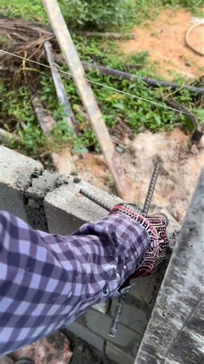 Unbelievable AAC Block Installation – DIY Building Like Never Before! #construction #shorts