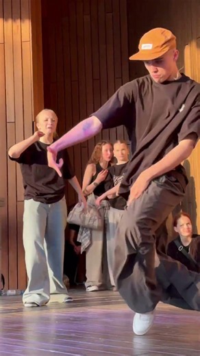 Amazing hip hop dance freestyle