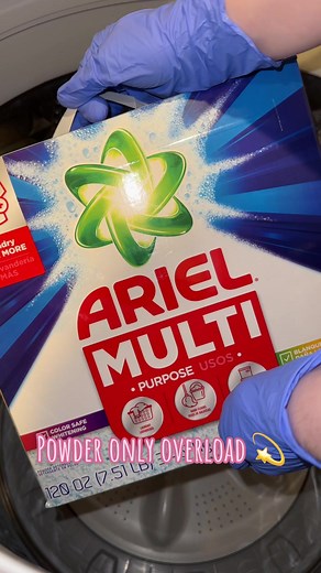 Doing a powder only overload for those who have been asking 😍 I think its time for a new sponge..🧽😂 Enjoy 😊 #laundry #laundryoverload🧺🌿 #powderplayasmr🤍 #suds #laundrytok #laundrypowder #ariellaundrypowder #powderlaundrydetergent #hugelaundryoverload