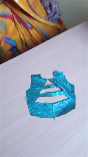 blouse back neck gale design cutting 🥰🥰 blouse cutting #youtubeshorts #trendingblousedesign