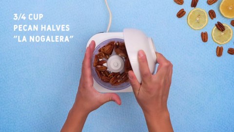 La Nogalera - 2 lbs Natural shelled pecan halves. Raw pecan nuts that compare to organic, NO SHELL, Non-GMO, Kosher and Halal Certified and Ketogenic friendly