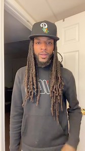 1.8K reactions · 54 comments | Customer service in ASL #deafawareness #hardofhearing #hardofhearingawareness #signlanguage #hearingaids #hearingloss #cochlearimplant #cochlearimplants #reels #viral #educational #customerservice #acessibility | Ronnie McKenzie | Facebook