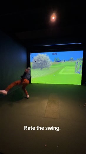 Tryin to knock the spots off it #golf #simulator #funnymoments
