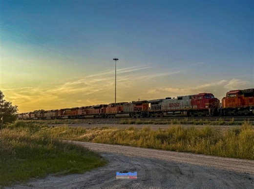 1.2K views · 25 reactions | It’s dawn on the east end of BNSF...
