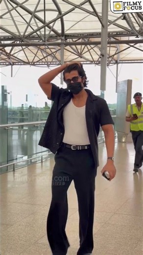 Rowdy Boy #VijayDevarakonda snapped at the Hyderabad Airport | Filmyfocus.com