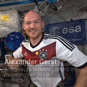 112K views · 540 reactions | Chi tenere d'occhio nel 2018? Tra astronauti, scienziati e star del web, qui alcuni spunti. Per tutti gli altri: bit.ly/volti2018 | Wired Italia | Facebook