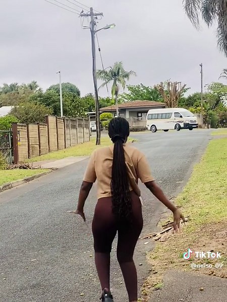 Uyabona Lomawanje Maskandi Challenge: Dating a Taxi Driver | Lona Roads