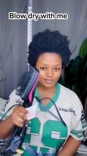 Faithys4ccurls🇨🇲🇺🇸 | Blow dry with me✨✅ Save and follow for more🤗 Blow dryer @revlon Heat spry @turnuptheheat | Instagram