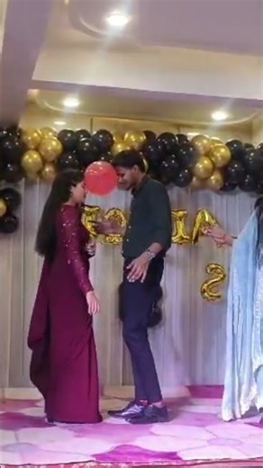 couple baloon dance in college 😍