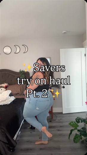 Nina Morales | Myyyyyy favvvv part about thrifting is trying this ish onnnnn so let’s get into ittttt @savers_thrift | Instagram