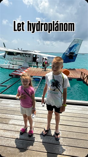 🌎 Šťastnú cestu 🌎 on Instagram: "Let hydroplánom 💦 bol tiež nádherný zážitok 😍 ktorý sme na Maledivách chceli zažiť 🤩 Leteli sme 45 minút na Raa Atol z Malé a týždeň predtým som sa modlila nech nie sú búrky 🙃🫠 Delegátka nás privítala s tým, že máme šťastie, že včera boli také búrky, že celé posádky hydroplánu vracali 🙊 takže 🫰🏻dobre som sa modlila 😅 a rozmýšľam práve či je horšia búrka v hydropláne alebo v speed boate 😂🫠 tak pozrite v skratke našu cestu 😎 PS: jedna veľmi cenná rada