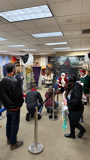 Holiday magic is in full swing in Downtown Lincoln ✨🎄 From big smiles and sweet treats to warm cups of hot chocolate and festive photos with Santa, tonight is all about making memories that last long after the holidays. Kids laughing, families snapping photos, and a whole lot of cheer filling the plaza. If you’re looking for a feel-good night that captures the spirit of the season, this is it. Come make a memory with us 🎅📸💛 | Downtown Lincoln