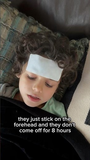 Cooling fever patches that stick on the forehead