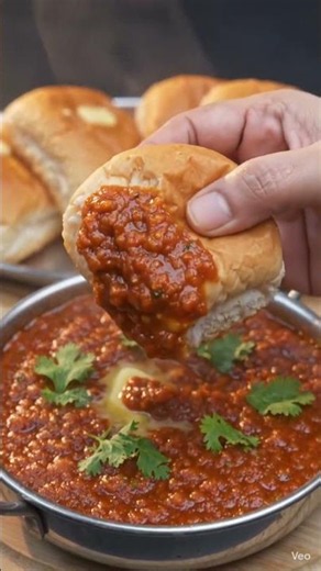 Mumbai Style Pav Bhaji Recipe 😍 | Street Style Butter Pav Bhaji at Home | Easy & Tasty Recipe