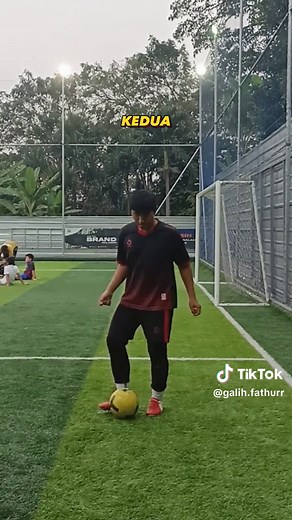 Latihan Dribbling Bola untuk Meningkatkan Skill