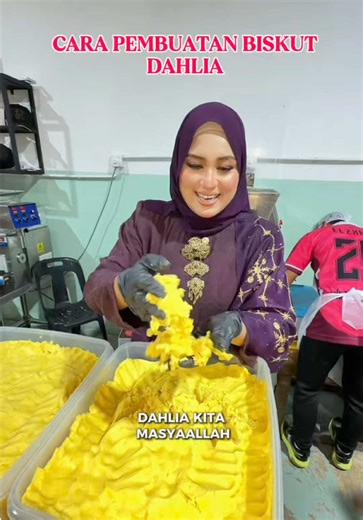 Biskut Dahlia Sofea Bakery: Tradisi Raya yang Lazat