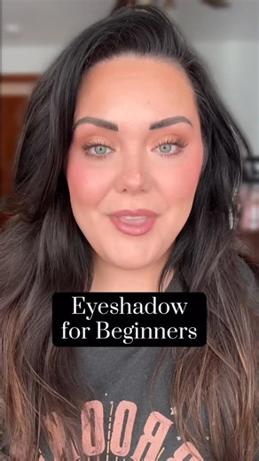Stephanie VanStraten |📍Green Bay Makeup Artist & Educator on Instagram: "Easy eyeshadow look for beginners 💋 📲 Say “info” below for 🔗 to everything I used #greenbaymakeupartist #greenbaywisconsin #greenbaywi #greenbay #eyeshadowtutorials #easyeyeshadow @toofaced @thebkbeauty @lorealparis"