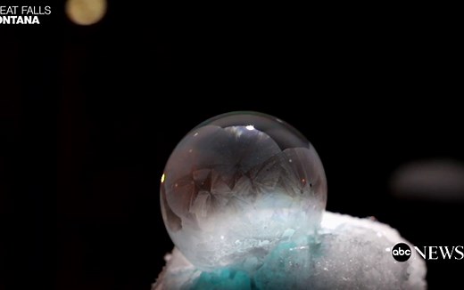 Photographer films bubbles freezing in minus 2-degree temperatures