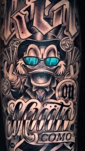 ⚜️🔱JOSEGARCIATATTOO🔱⚜️ on Instagram: "💸 Scrooge McDuck Money Tattoo 💰 A design that symbolizes ambition, cleverness, and prosperity. The classic Scrooge McDuck surrounded by cash, coins, and luxury. Perfect for those who chase success and aren’t afraid to hustle for it. #MoneyTattoo #ScroogeMcDuck #WealthInk #TattooWithMeaning #InkAmbition #RealisticTattoo #LuxuryStyle #MoneyVibes #ScroogeTattoo #TattooArt #tampa #florida #tampanightlife #floridalife #tampabay #besttattoos"