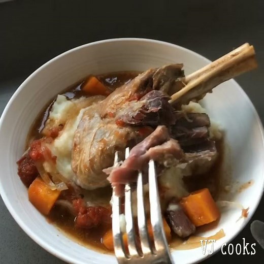 slow cooker lamb shanks