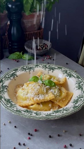 Homemade Ravioli Recipe 🥬😋 Italian Recipe #italianfood #pastarecipe #recipe #vegetarian