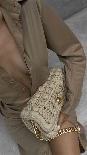 33 reactions | ✨ Holiday Hair Hack ✨ Between winter air, dry shampoo...