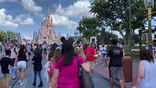 PHOTOS: Here's What Labor Day Weekend Crowds Look Like in Disney World https://allears.net/2021/09/05/photos-heres-what-labor-day-weekend-crowds-look-like-in-disney-world/ | AllEars.Net