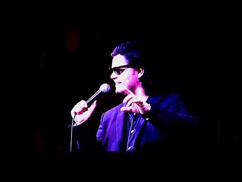 Only The Lonely (Live) performed by Oliver Harris