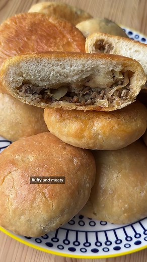 Delicious German Bierock Recipe with Fluffy Dough and Meat & Cabbage Filling