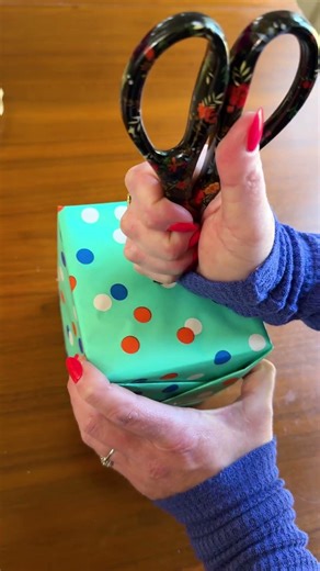 Fun way to gift! 🎉 #money #giftideas #cash #surprise